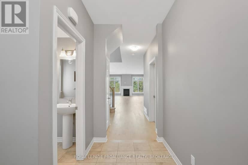 1374 Monarch Drive, Kingston, photo 2