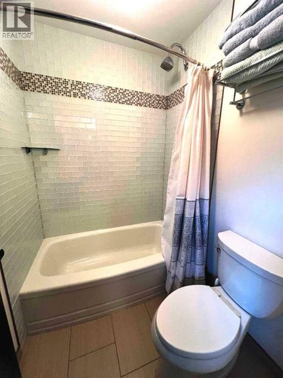 4312 52 Street — photo 21 of 40