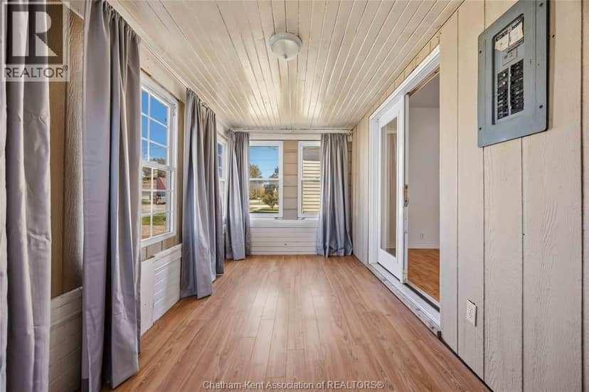 209 Queen STREET — photo 13 of 37