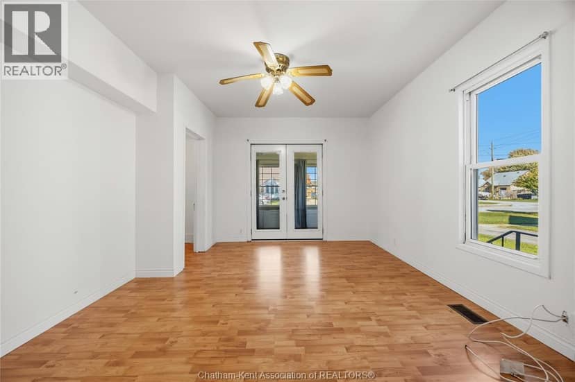 209 Queen STREET, Wallaceburg, photo 6