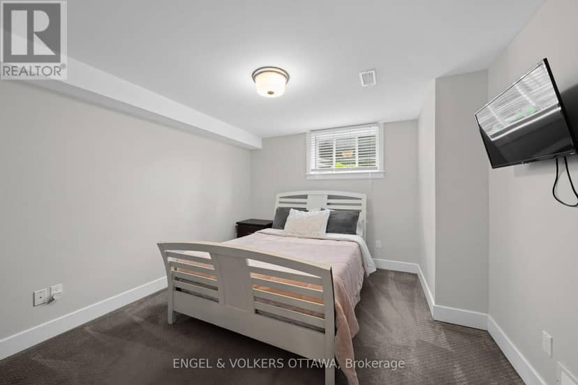 538 Silverbell Crescent — photo 23 of 30