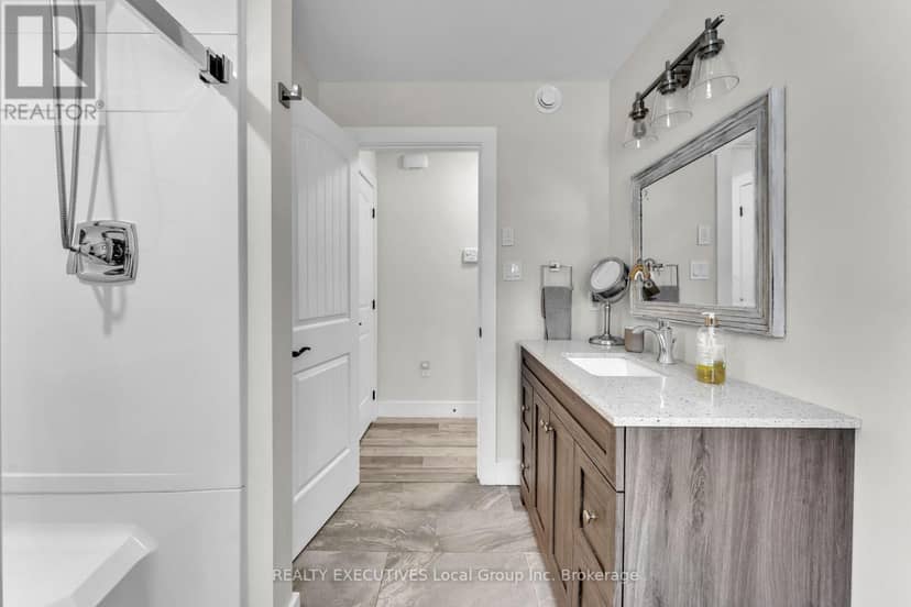 61 Astor Street S — photo 20 of 32