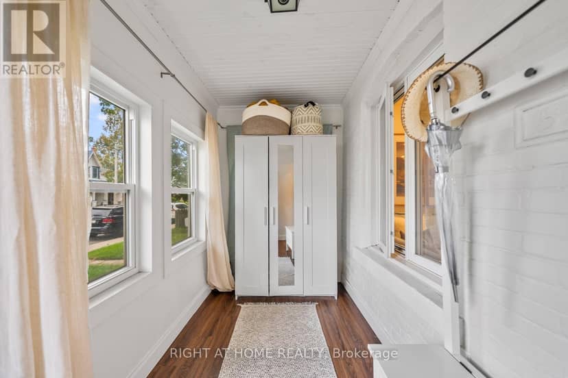 5 1/2 Luttrell Avenue, Toronto, photo 5