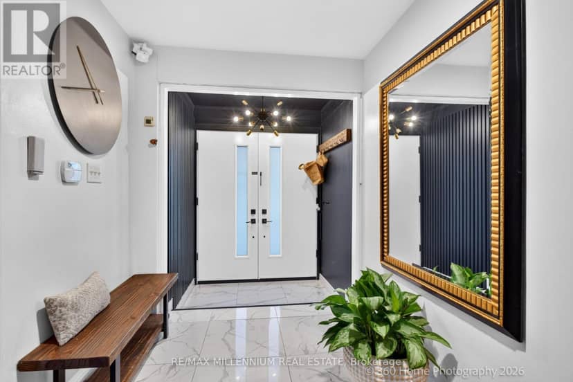 15 Marblemount Crescent, Toronto, photo 2