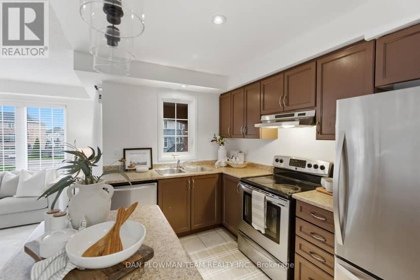 23 Blunden Road — photo 11 of 31