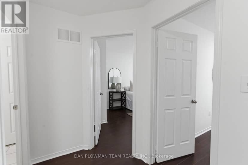 23 Blunden Road — photo 18 of 31