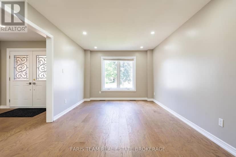 186 Ferndale Drive S — photo 11 of 40