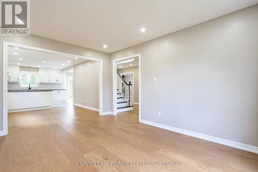 186 Ferndale Drive S — photo 12 of 40