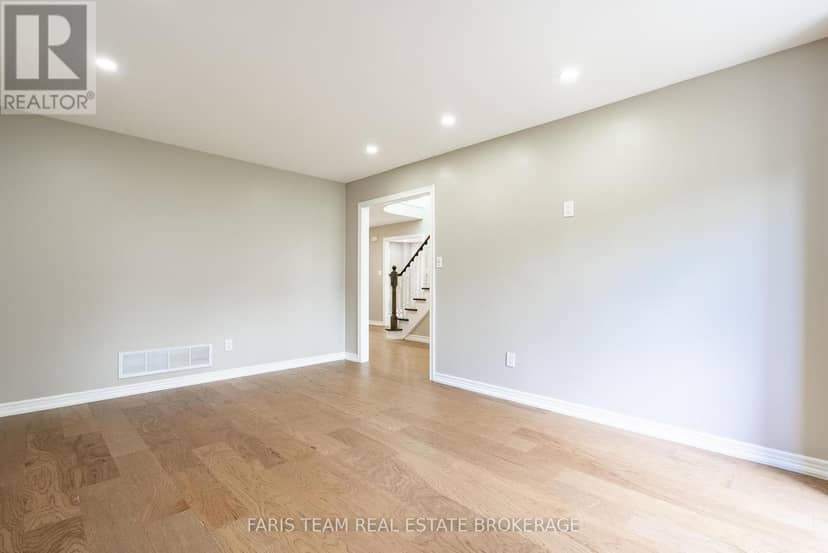 186 Ferndale Drive S — photo 14 of 40