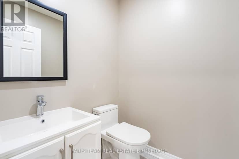 186 Ferndale Drive S — photo 15 of 40