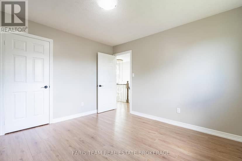 186 Ferndale Drive S — photo 23 of 40