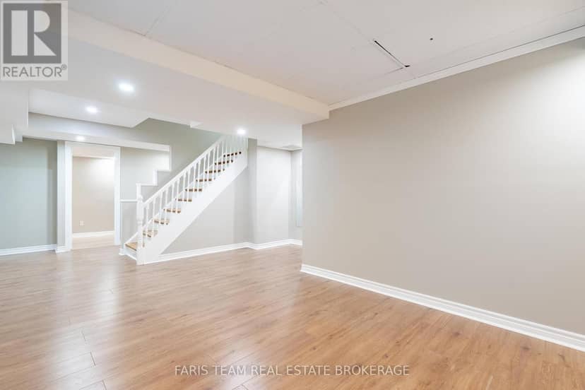 186 Ferndale Drive S — photo 29 of 40