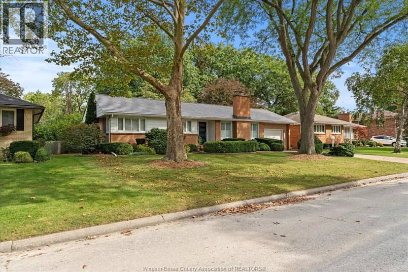 730 Champlain DRIVE — photo 2 of 24