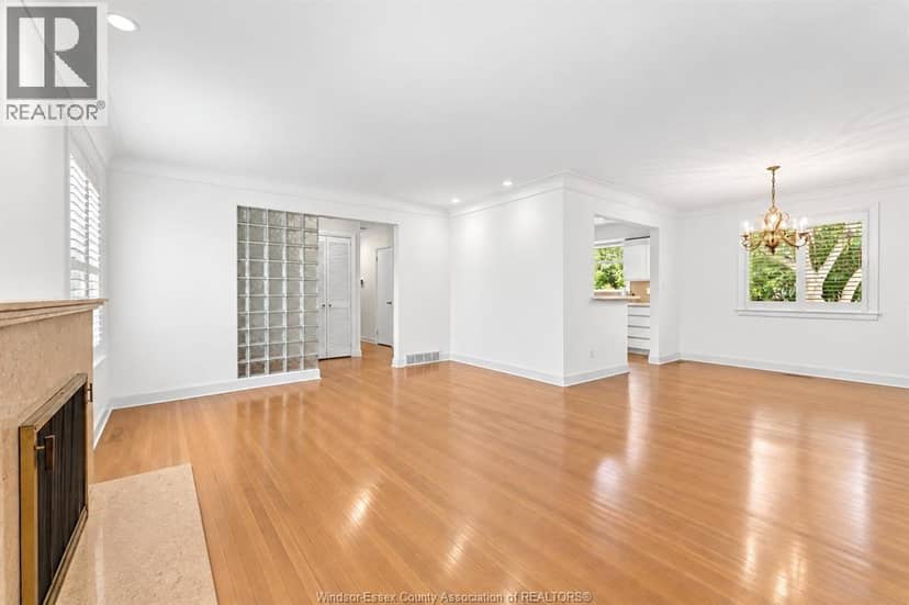 730 Champlain DRIVE — photo 7 of 24