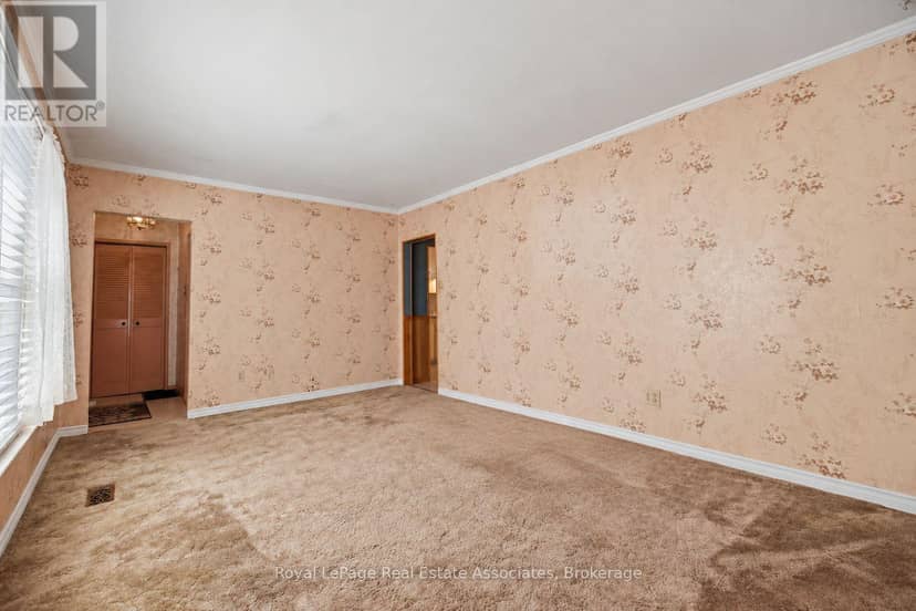 68 Allenby Avenue — photo 10 of 40