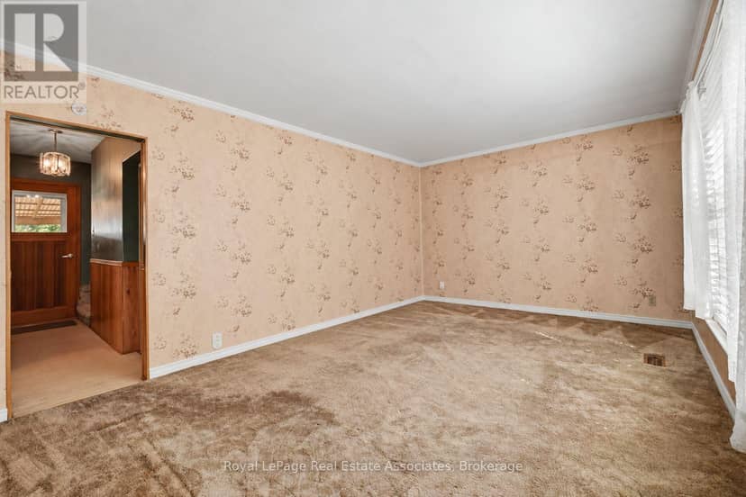 68 Allenby Avenue — photo 12 of 40