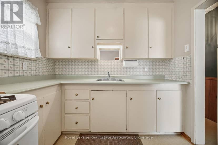 68 Allenby Avenue — photo 22 of 40