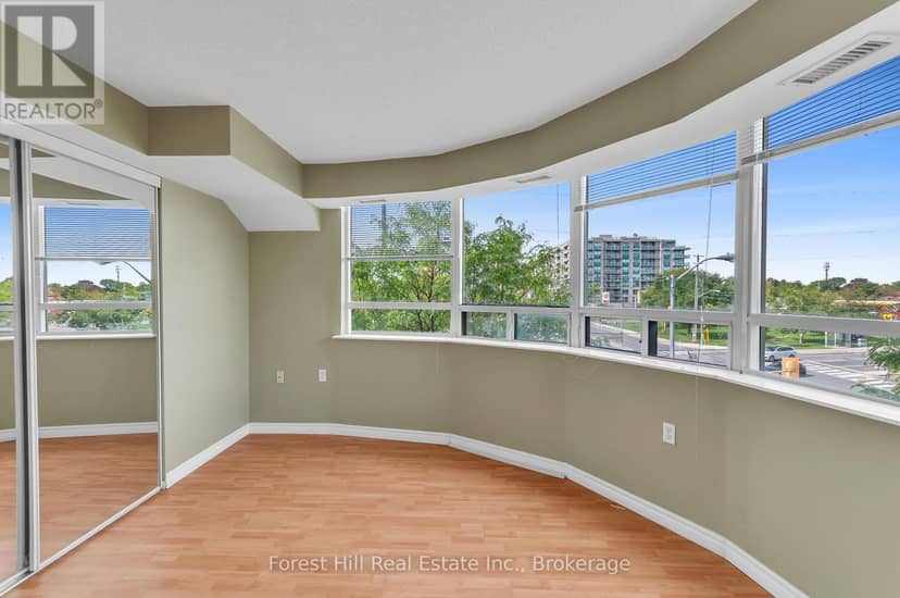 308 - 555 Wilson Heights Boulevard — photo 4 of 27