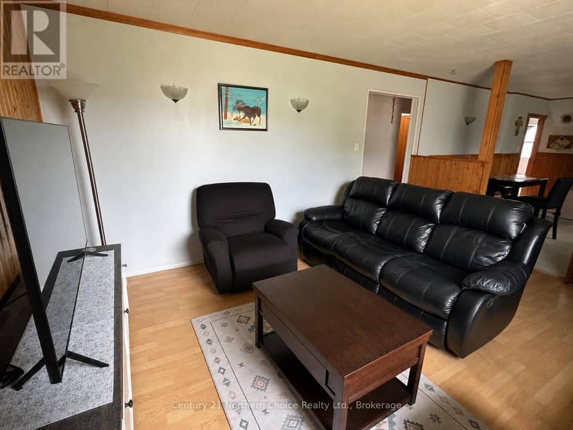 120 Dickenson Road — photo 6 of 14