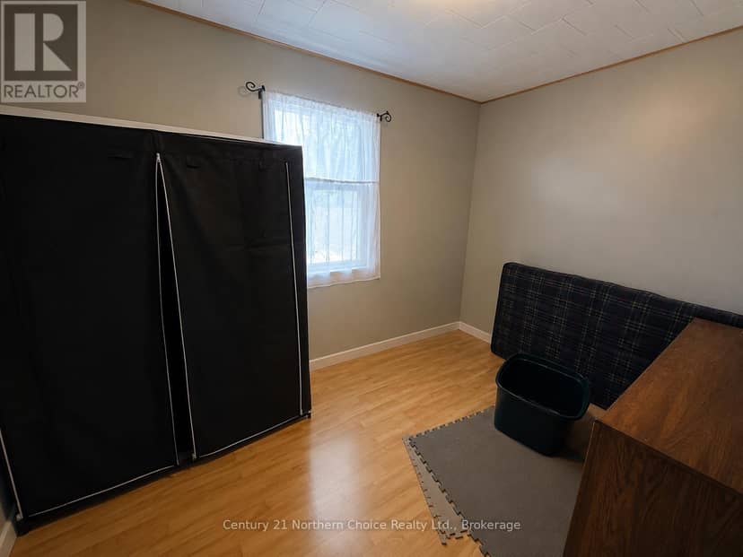 120 Dickenson Road — photo 9 of 14