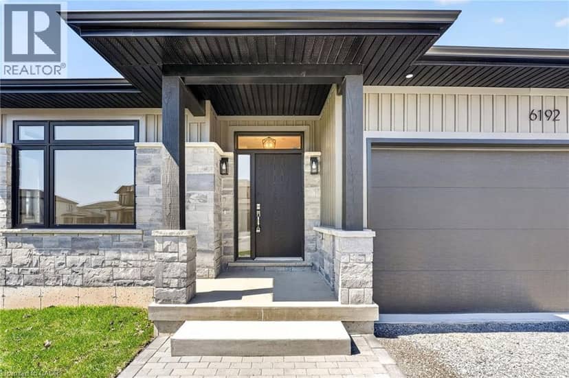 6192 CURLIN Crescent, Niagara Falls, photo 2