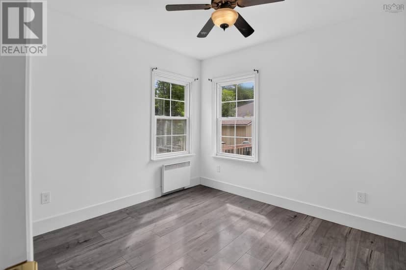 326 Brunswick Street — photo 18 of 31