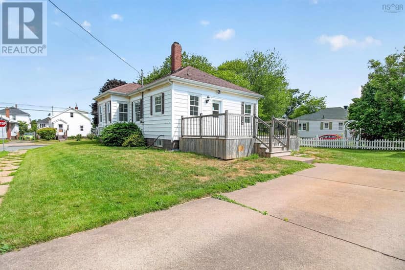 326 Brunswick Street, Truro, photo 4