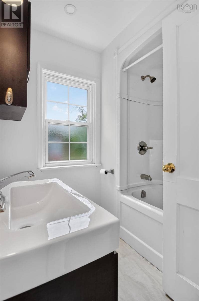 326 Brunswick Street — photo 20 of 31