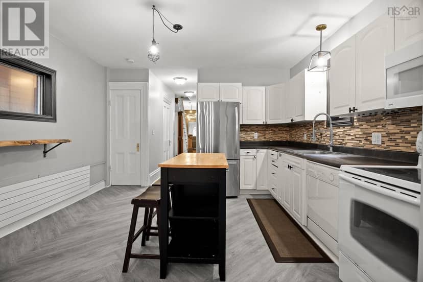 2556 Gottingen Street — photo 12 of 34