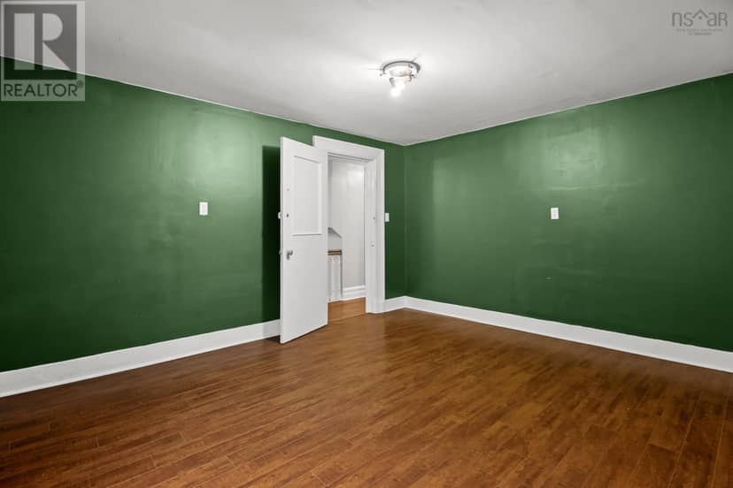 2556 Gottingen Street — photo 23 of 34