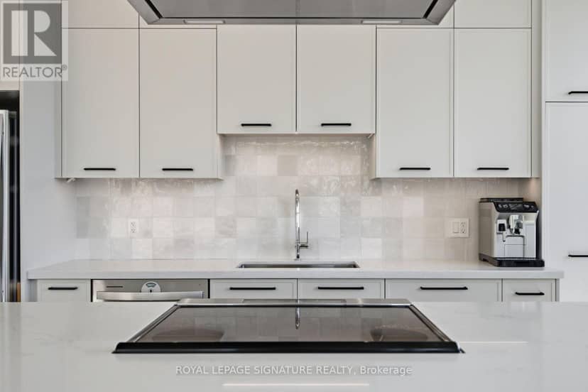 1002 - 980 Yonge Street — photo 18 of 40