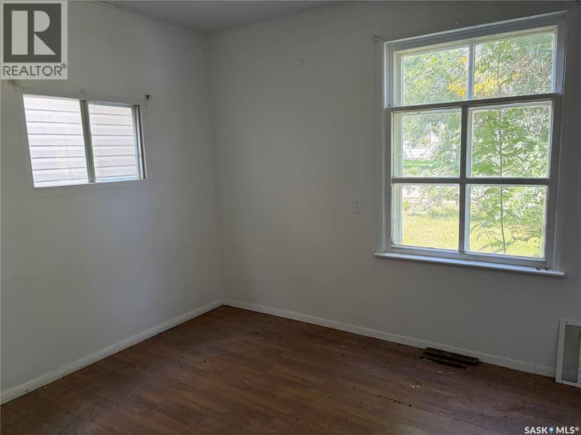 506 4th AVENUE N — photo 17 of 32