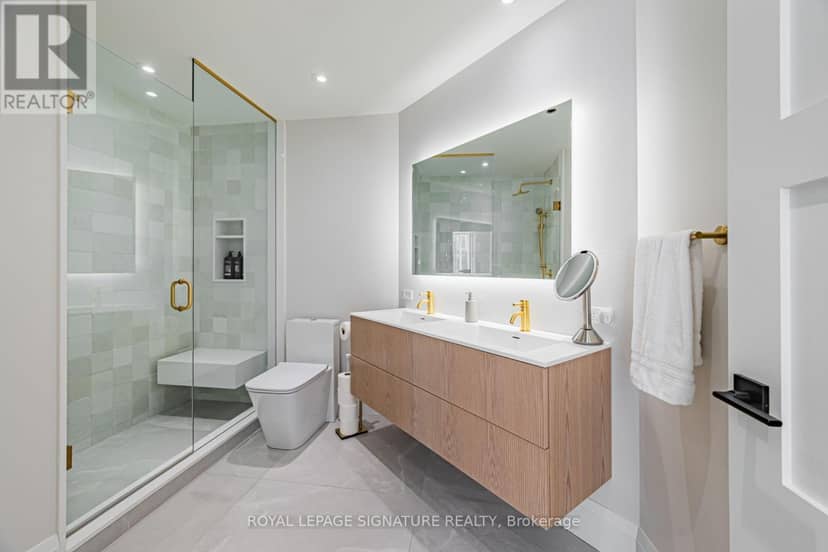 1002 - 980 Yonge Street — photo 23 of 40