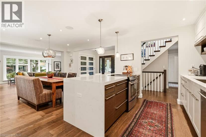387 VALANNA Crescent — photo 13 of 40