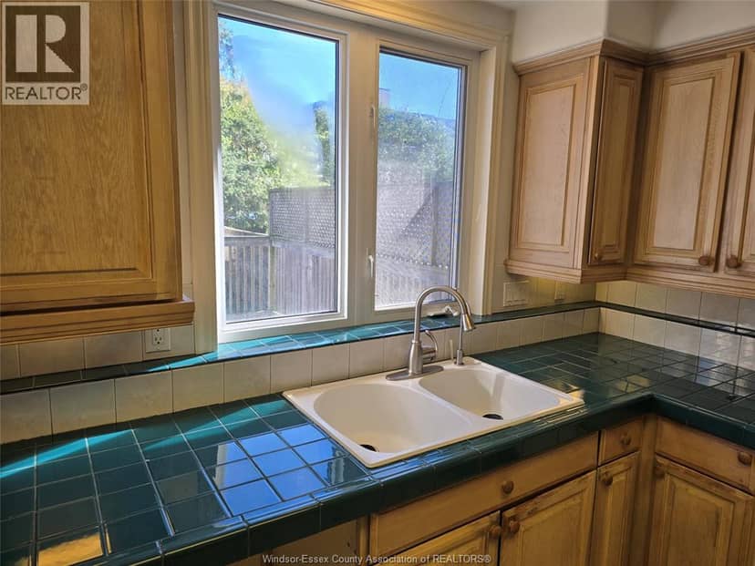 3515 Sandwich Street — photo 9 of 26