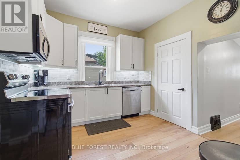 1054 Florence Street — photo 11 of 37