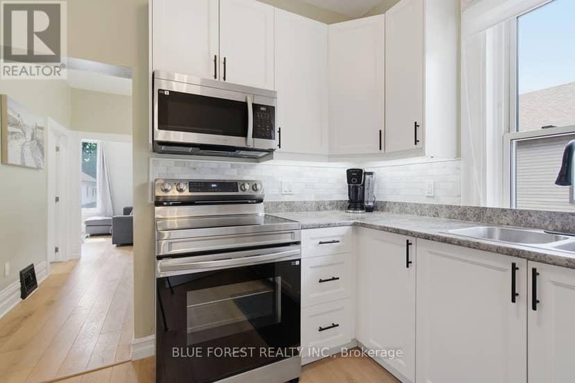 1054 Florence Street — photo 14 of 37