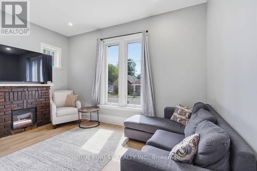 1054 Florence Street — photo 7 of 37