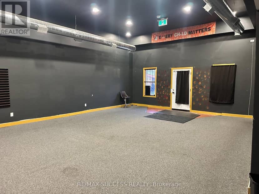 692 Dundas Street — photo 8 of 28