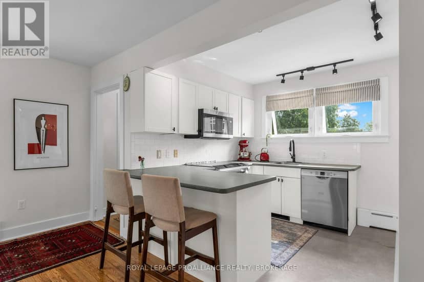 640 Brock Street — photo 11 of 38