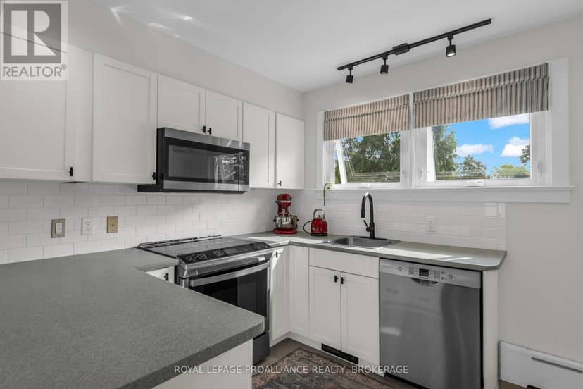 640 Brock Street — photo 13 of 38