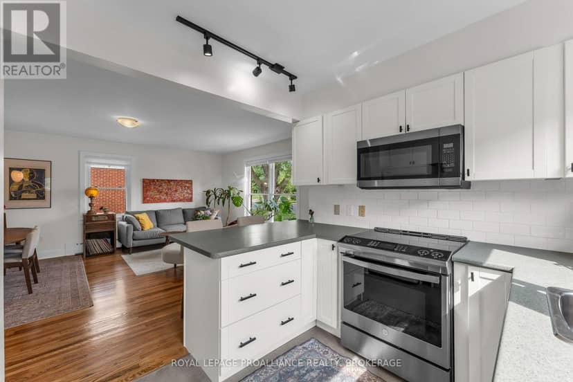 640 Brock Street — photo 14 of 38