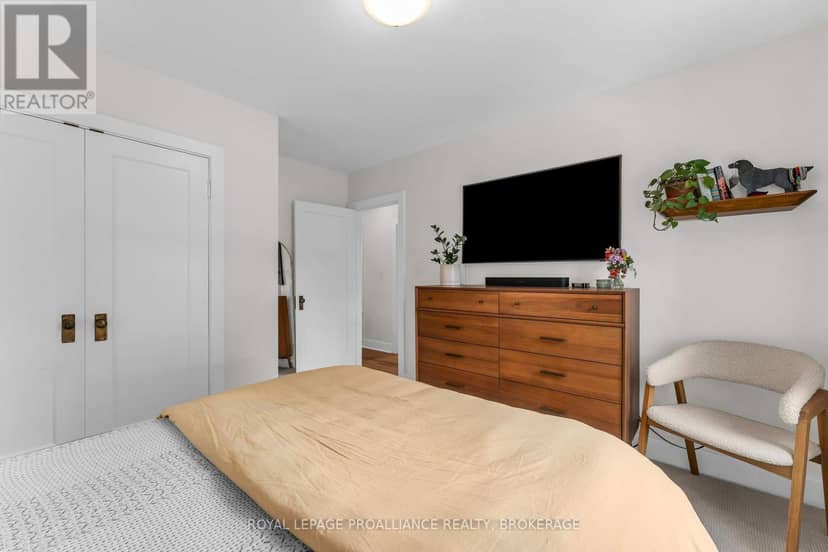 640 Brock Street — photo 16 of 38