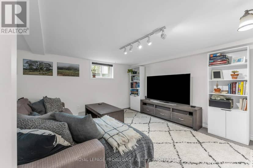 640 Brock Street — photo 22 of 38