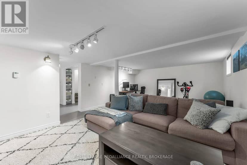 640 Brock Street — photo 23 of 38