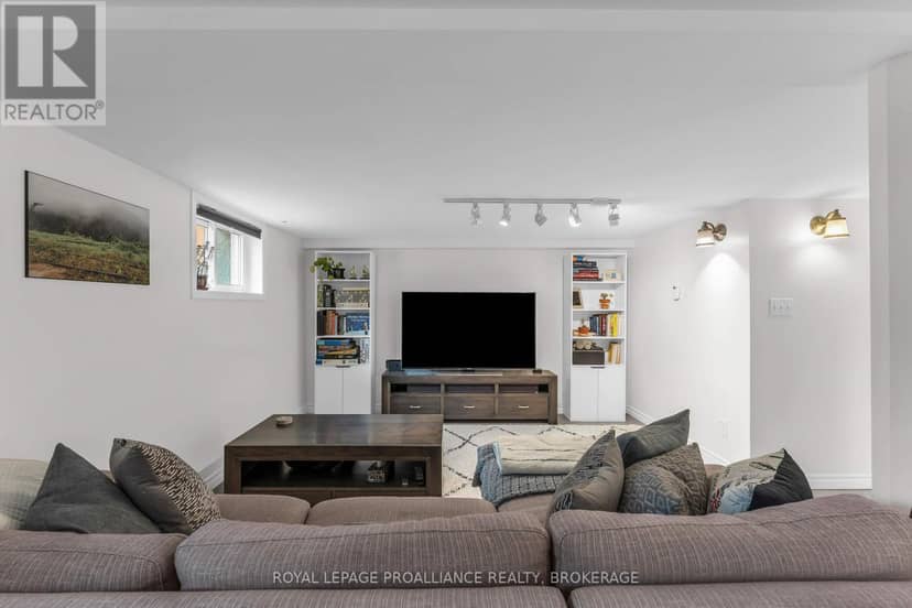 640 Brock Street — photo 26 of 38