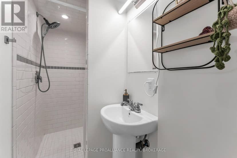 640 Brock Street — photo 28 of 38