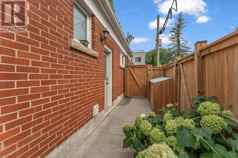 640 Brock Street — photo 29 of 38