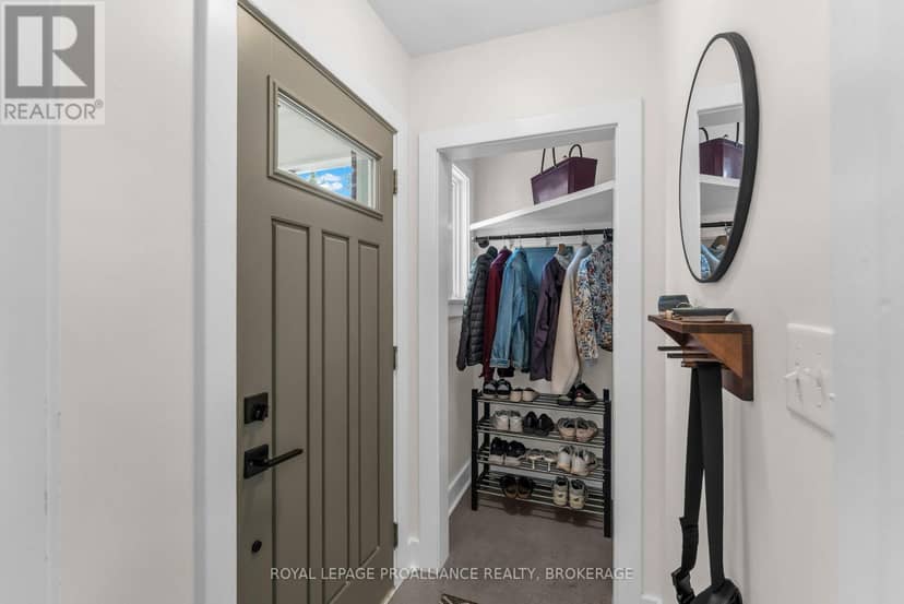 640 Brock Street, Kingston, photo 5