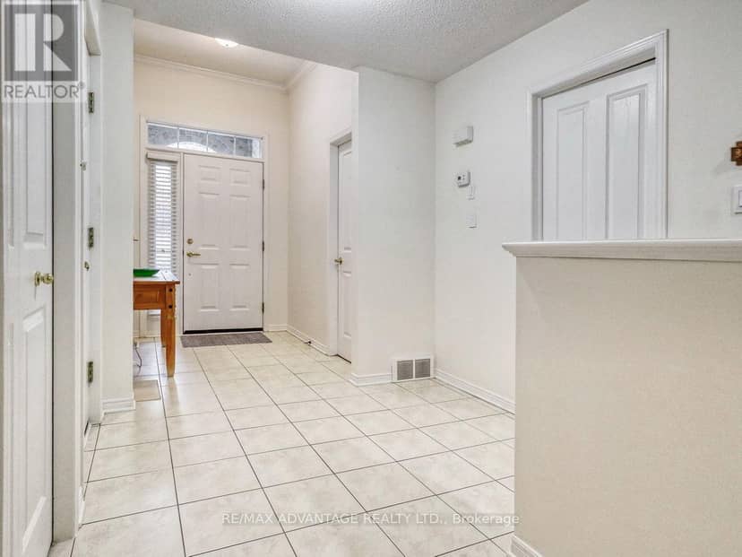 6 - 285 McGarrell Drive, London North, photo 3